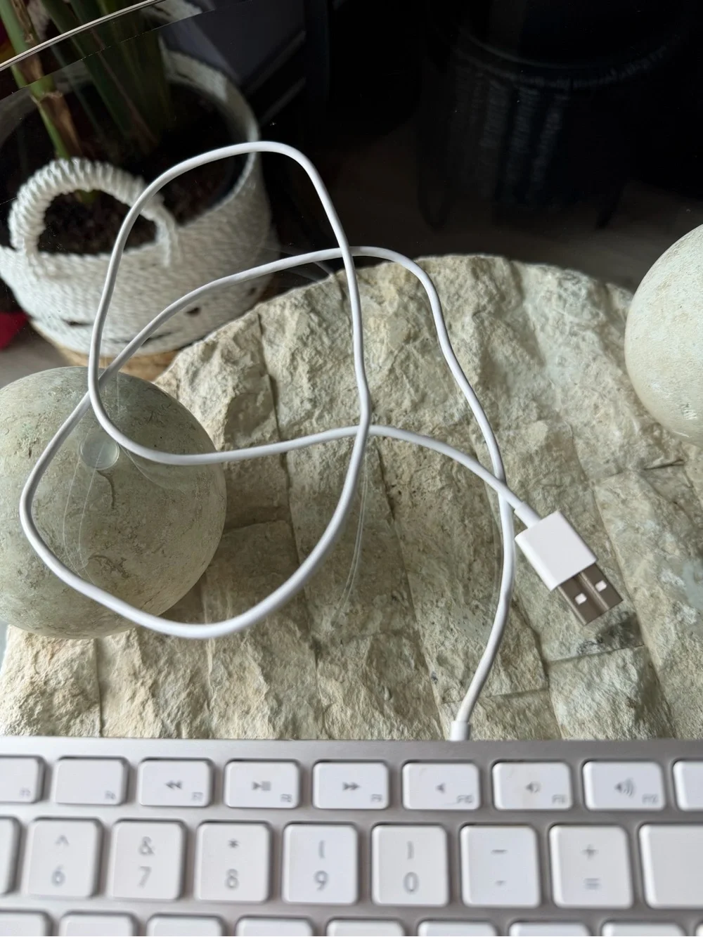 Apple A1243 USB Wired Aluminum Keyboard with Numeric Keypad for Mac